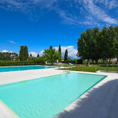 Sirmione Beach Apartment 公寓 *