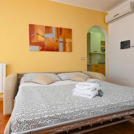 公寓 Sirmione Beach Apartment *